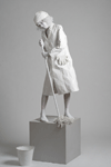 Статуя уборщицы